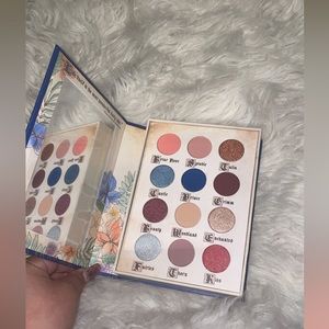 Eyeshadow palette